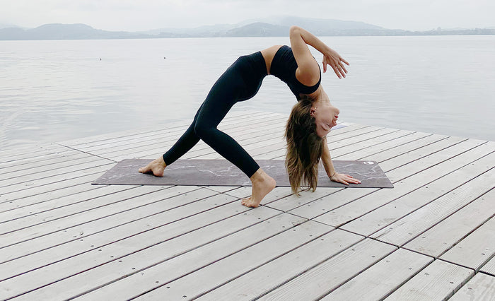 Raus aus dem Kopf, rein in deinen Körper durch Yoga